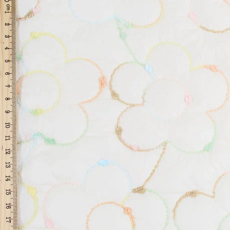 Steppstoff Jackenstoff gestickte Blumen | Ecru - Stofftime